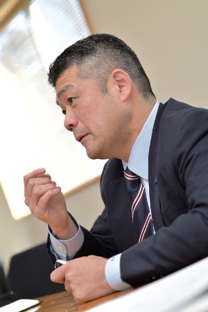 <b>福島範治(ふくしま・のりはる)氏</b><br /> 1970年東京都生まれ。大学卒業後、第一勧業銀行(現・みずほ銀行)に入行。父が病に倒れたことに伴って98年、父が経営する鹿沼カントリー倶楽部に入る。99年副社長に就任。2004年、民事再生法の適用を申請。08年、社長に就任し、会社を復活に導いた