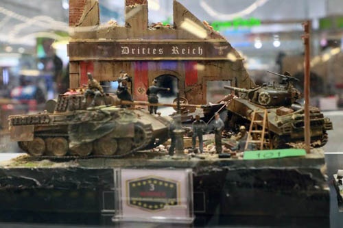 年に1回開催されているホビーモデルコンテストの応募作品。人気が高いのは戦闘機や戦車部門だ。
