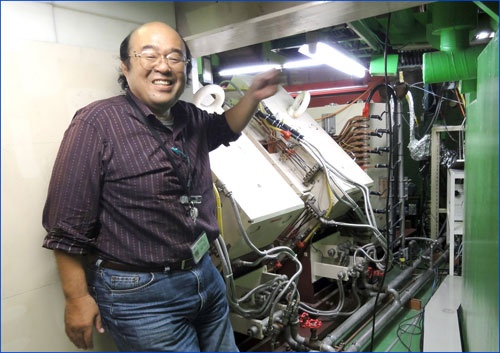 2012年、3個目の「113番元素」の合成（発見）に成功した直後の森田浩介さん。（撮影・山根一眞）