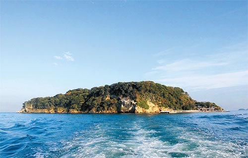 東京湾に浮かぶ神奈川県横須賀市の猿島。横須賀市は、探検心をくすぐるこの無人島の1日レンタルを開始した