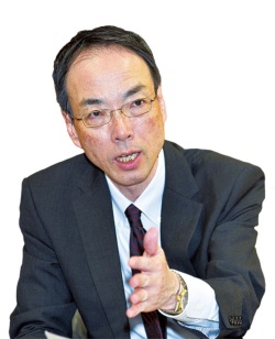 金融庁の森信親長官は就任以降、一貫して毎月分配型投信とその販売体制を批判してきた(写真=共同通信)