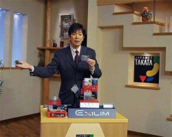 創業者の高田明氏の存在感と名MCぶりで消費者の信頼を勝ち取ってきた
