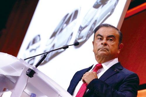 <span class="fontBold">9月15日にパリ市内で記者会見を開いたカルロス・ゴーン氏。「2022年までに1400万台を売る」とぶち上げ、業界を驚かせた</span>
