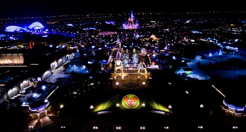 6月16日開業の上海ディズニーランド(写真: Imaginechina/アフロ)