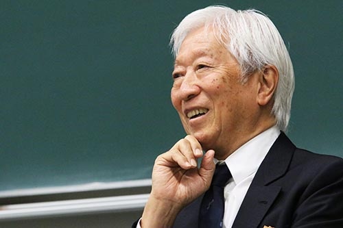 世の中には、人の目につくところで派手に活動することを好む人もいます。けれど、虎屋の社員はそうではありません。虎屋はそういう人たちに支えられています。