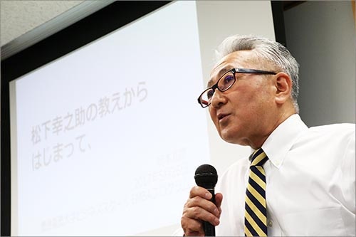 <b>岡本和彦(おかもと・かずひこ)氏</b><br/><b>ビザ・ワールドワイド・ジャパン 元会長</b><br/>1970年慶応義塾大学法学部卒業。同年松下電器産業(現パナソニック)に入社。アジア、中東、アフリカ、欧州、南北米でのマーケティング及び電卓・キャッシュレジスターの営業部門を担当。1984年米国スタンフォード大学ビジネススクールでMBA(経営学修士)を取得。その後、バング・アンド・オルフセン・ジャパンで代表取締役社長兼CEOを務め、アメリカン・エキスプレス・インターナショナルなどを経て、2006年8月ビザ・インターナショナル入社。日本次席代表に就任。2008年12月同社代表取締役社長。2010年9月よりサイバーソース代表取締役を兼任。2015年9月ビザ・ワールドワイド・ジャパン会長。2017年1月、GMOペイメントゲートウェイ顧問。同年6月同社社外監査役。 (写真:陶山勉)