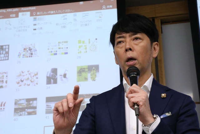 外からの視点 で本質をつかみ再提示する 日経ビジネス電子版 外からの視点 で本質をつかみ再提示する 日経ビジネス電子版