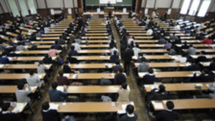 予備校の「裏メニュー」にすがる悲しい大学:日経ビジネス電子版