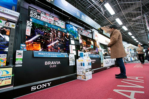 ヨドバシカメラマルチメディアAkibaのテレビ売り場(写真:的野弘路)