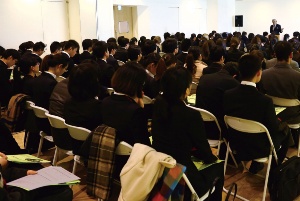 就活にまつわる噂のウソ ホントを徹底検証 日経ビジネス電子版