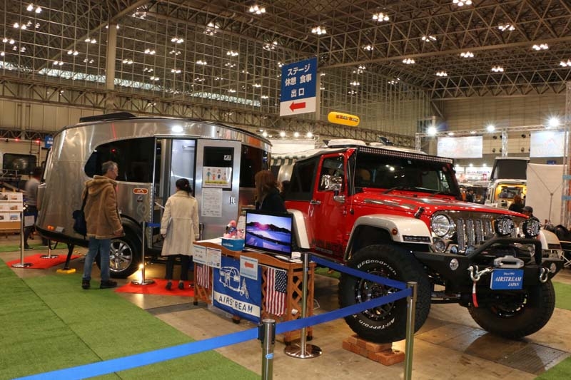 メルセデスも注目するキャンピングカーショー 日経ビジネス電子版 メルセデスも注目するキャンピングカーショー 日経ビジネス電子版
