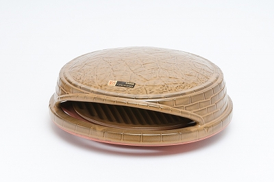 直径25cmほどのピザまでが焼ける、白峯陶器　石釜オーブン「ピッツェリア」（1万3500円）