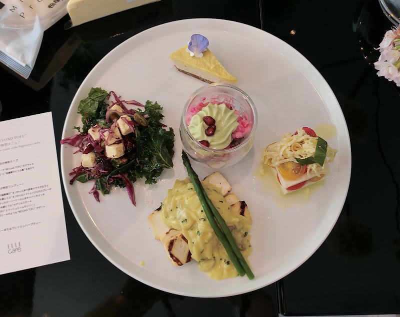 ELLE cafe×相模屋“BEYOND TOFU”発表会特別メニュー。チーズの代わりに「BEYOND TOFU」を使うことでイタリアンも植物性100%のヴィーガンメニューに
