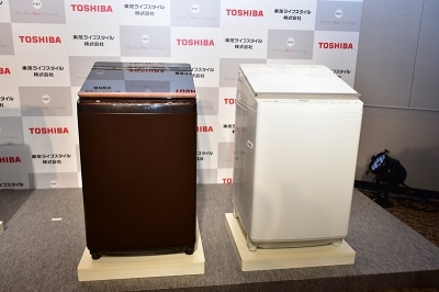 東芝の新洗濯機“泡水”で1年後も白さが持続？：日経ビジネス電子版