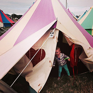 Worthy View with a toddler (c) Anna / glastonburyfestivals.co.uk