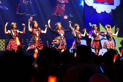 インドネシア・ジャカルタのJKT48。AKB48グループとしてはBNK48の先輩格になる。 TIF in BANGKOKのステージにて