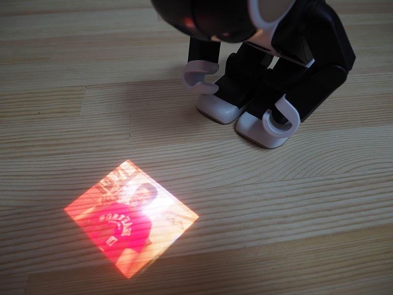 シャープのロボホン 実は毎月 成長 していた 日経ビジネス電子版 シャープのロボホン 実は毎月 成長 していた 日経ビジネス電子版