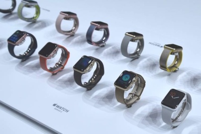 上位モデルとなる「Apple Watch Series 2」