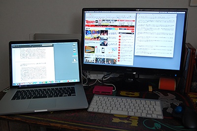 事務所では外付けディスプレーやキーボード、マウスなどを使って、ノートでもデスクトップパソコンと変わらない作業環境を実現してきた