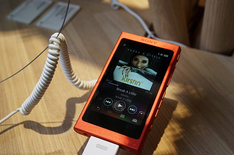 iPodなき後、ウォークマンは生き残れるのか？：日経ビジネス電子版