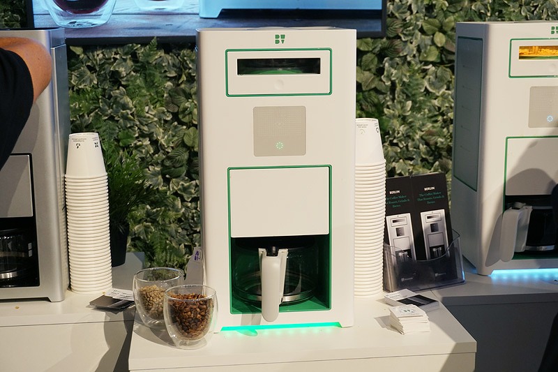 豆の焙煎からドリップまでフルオートのコーヒーマシン「Berlin」（BONAVERDE）
