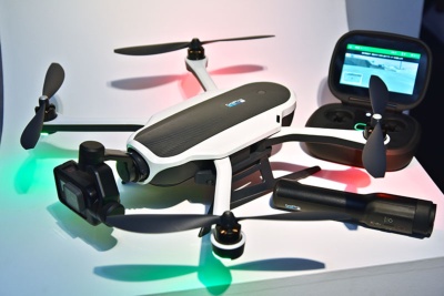 手持ちカメラにも変身 ゴープロがドローン発表 日経ビジネス電子版 手持ちカメラにも変身 ゴープロがドローン発表 日経ビジネス電子版