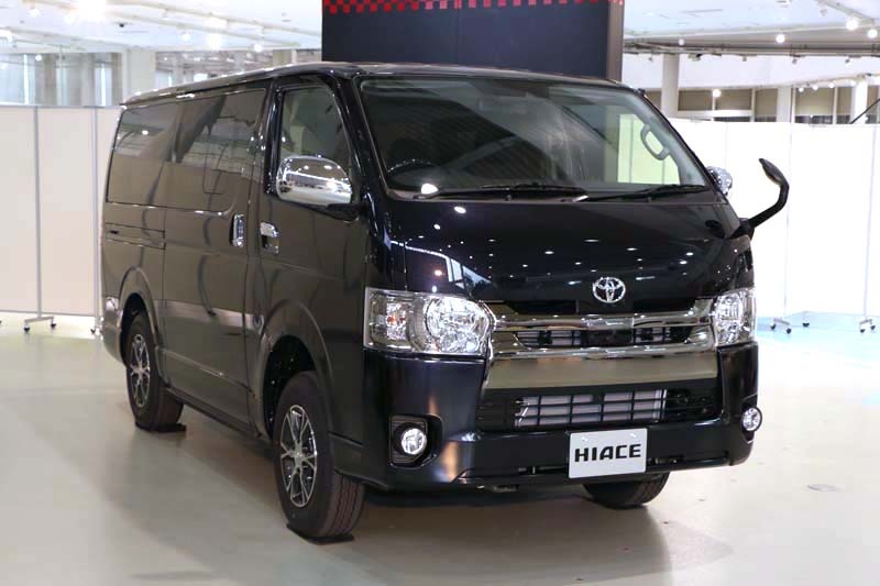 トヨタがハイエースに先進安全機能を載せる理由:日経ビジネス電子版