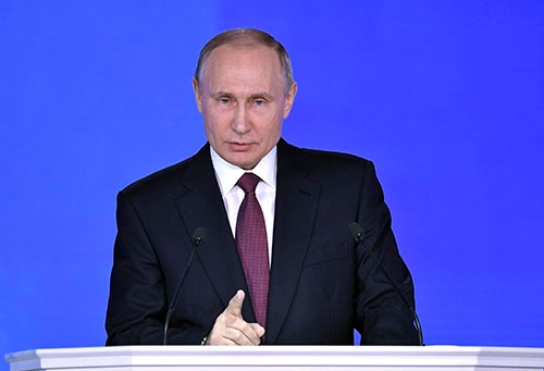 プーチン大統領は3月1日の年次教書演説で米国への対抗意識をむき出しにした(写真:ロイター/アフロ)