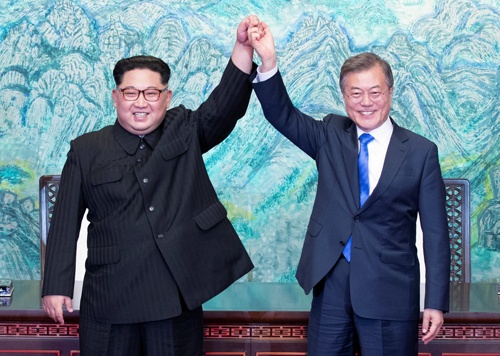 南北首脳会談など急展開する朝鮮半島情勢にロシアは置き去り?(写真:代表撮影/ロイター/アフロ)