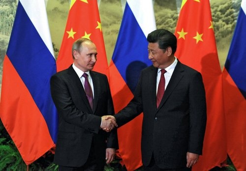6月末のプーチン大統領訪中の際には、共同声明から個々の経済協力の覚書まで含めて、両国が調印した合意文書は合計で37に上ったが…(写真:Kremlin/Sputnik/ロイター/アフロ)