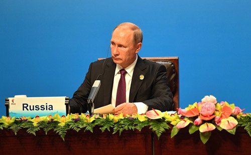 プーチン大統領は、中国のアモイで開かれたBRICS首脳会議閉幕後の記者会見で、米国への不満をぶちまけた(写真:代表撮影/Russian Look/アフロ)