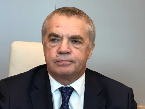 <span class="fontBold">アレクサンドル・メドベージェフ氏</span><br /> ロシア最大の国営天然ガス会社「ガスプロム」副社長。モスクワ物理工科大学卒。2002年から同社経営陣に参画し、主に輸出部門を担当。1955年8月生まれ、極東サハリン州出身。63歳。