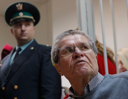 収賄罪で起訴されたロシアの前経済発展相・ウリュカエフ被告(写真:ロイター/アフロ)