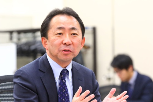 Japan Innovation Network専務理事の西口尚宏が、一連の座談会の司会進行を務めた