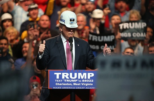ウェストバージニアで圧倒的な支持を得たドナルド・トランプ(写真:Mark Lyons/Getty Images)