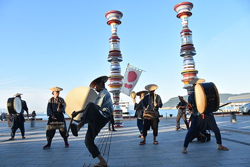 瀬戸内国際芸術祭(高松港)