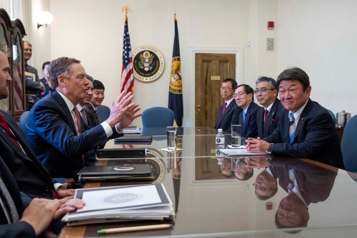 8月9日から米ワシントンで開催された日米通商協議(写真:AP/アフロ)