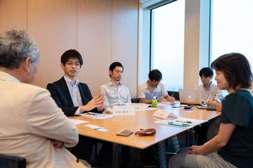 オープン編集会議メンバーと議論