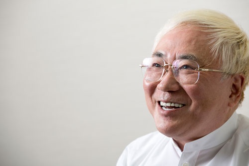 <b>インタビューに応じた高須クリニックの高須克弥院長</b>(撮影:的野弘路、ほかも同じ)