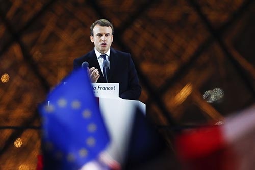 フランス大統領選の決選投票で、極右・国民戦線のマリーヌ・ルペン候補を破って勝利したエマニュエル・マクロン氏。(写真:ZUMA Press/amanaimages)