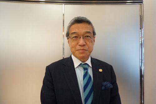 <span class="fontBold">大西洋(おおにし・ひろし)氏</span> 羽田未来総合研究所の社長と日本空港ビルデングの副社長を兼任する。昨年3月まで三越伊勢丹ホールディングスの社長を務めた。