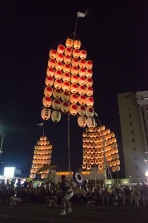 秋田県は今年、竿燈まつりでポケモンGOを使った実証実験を行った。伝統的な祭りと最新ゲームのコラボは話題を呼んだ