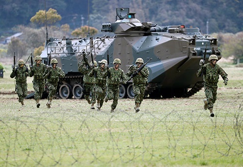 離島防衛の核となる水陸機動団(写真:ロイター/アフロ)