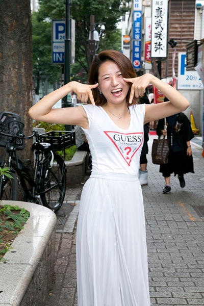 新社会人の石川緋嘉子さん(23歳)。友人が異性と出会えたことで、座談会前日にマッチングアプリに登録した。(撮影は的野弘路)