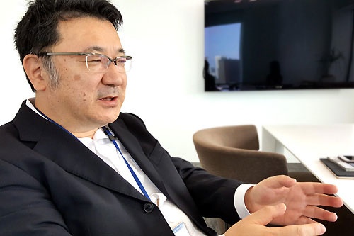 ドワンゴ会長室エグゼクティブプロデューサーの吉川圭三氏。日本テレビで数多くの人気番組を手がけた