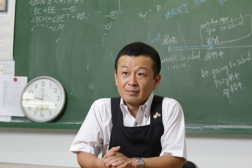 サンピットの久次辰巳社長は、学習塾の運営を起点に経営の立て直しに成功した(写真:菅 敏一、以下同)