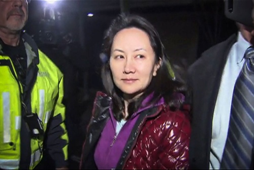 米国は、カナダに要請して華為技術の孟晩舟・副会長を逮捕するなど、同社への締め付けを強めている(写真:CTV/AFP/アフロ)