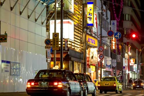 深夜帯に営業している店の料理には少なからず糖質が含まれている。写真はイメージ(写真:菅野勝男)