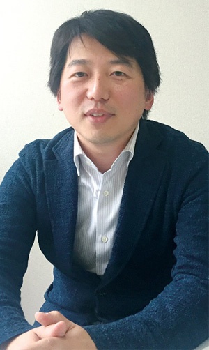<span class="fontBold">末光弘和(すえみつ・ひろかず)</span>SUEP.代表。1976年愛媛県生まれ。99年東京大学工学部建築学科卒業。2001年同大学院修士課程修了後、伊東豊雄建築設計事務所に入所。07年よりSUEP.を末光陽子と共同主宰