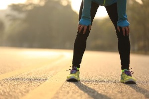 運動前の糖質の摂取が不足していると、グリコーゲンが足りなくなってスタミナ切れを起こす。(©lzflzf-123RF)